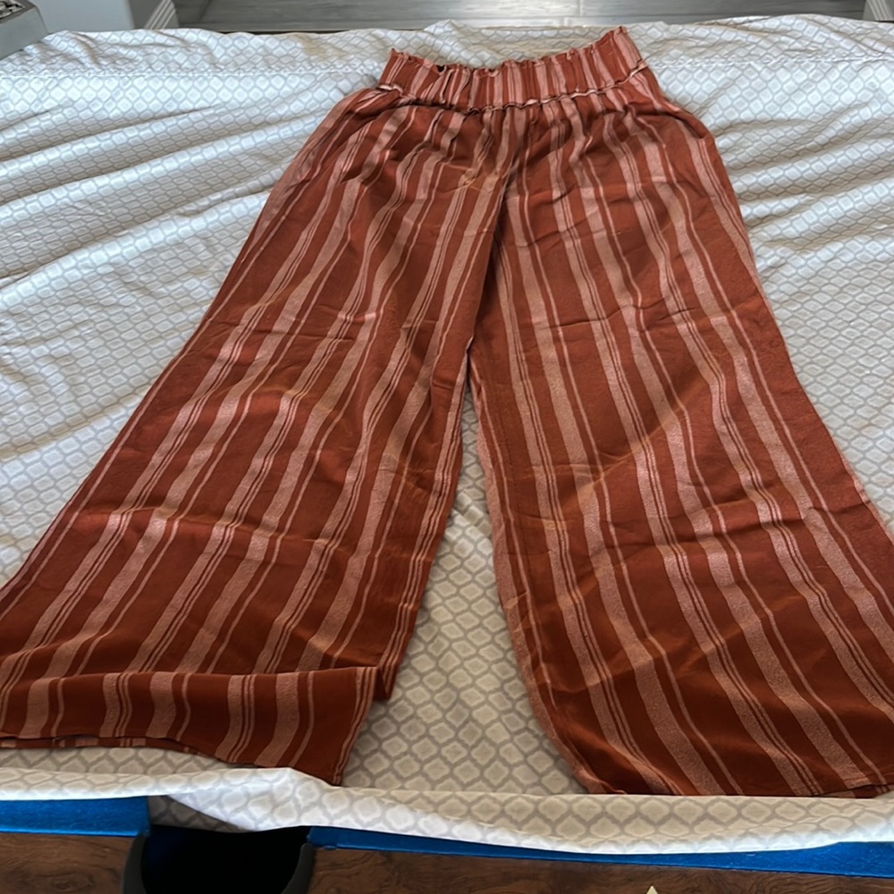 Art  + ephect loose pants size large